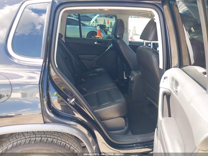 2017 Volkswagen Tiguan VIN WVGTV7AX4HW507202 IAAI salvage auction — FRONT END, Salvage Title, sold $1,750 on 2026-08-19 (photo 8)