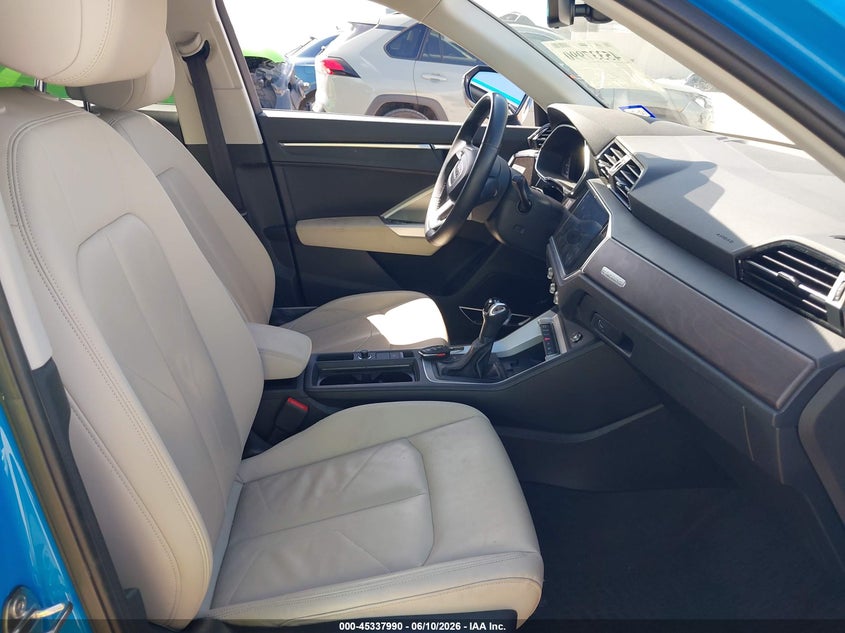 2019 Audi Q3 VIN WA1FECF37K1083061 IAAI salvage auction — REAR END, Salvage Title, sold $7,400 on 2026-08-21 (photo 5)