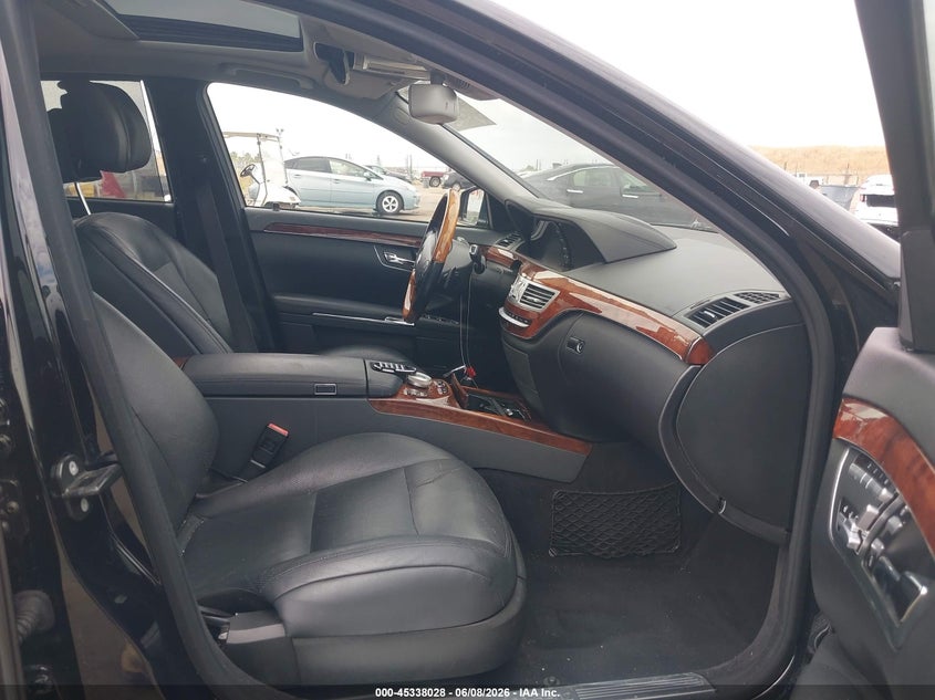 2010 Mercedes-benz S-klasse VIN WDDNG7BB8AA297318 IAAI salvage auction — LEFT REAR, Salvage (California), sold $1,050 on 2026-08-12 (photo 5)