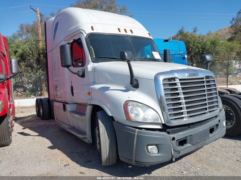 2018 Freightliner Cascadia 125 VIN 3AKNGLDR9JSJJ0103 IAAI salvage auction — FRONT END, Clear (California), sold $14,100 on 2026-08-13 (photo 1)