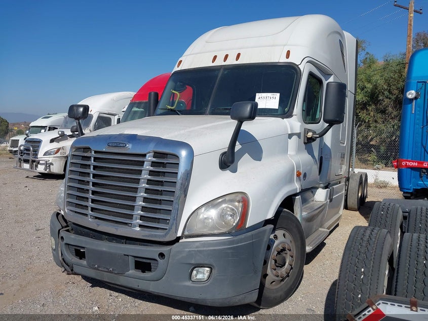 2018 Freightliner Cascadia 125 VIN 3AKNGLDR9JSJJ0103 IAAI salvage auction — FRONT END, Clear (California), sold $14,100 on 2026-08-13 (photo 2)