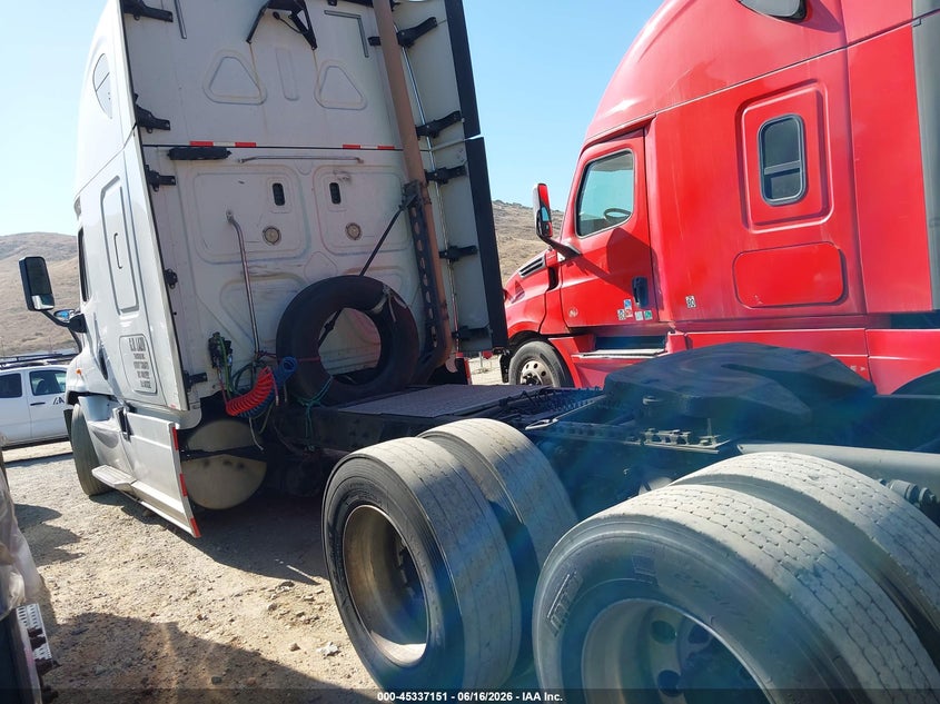 2018 Freightliner Cascadia 125 VIN 3AKNGLDR9JSJJ0103 IAAI salvage auction — FRONT END, Clear (California), sold $14,100 on 2026-08-13 (photo 3)