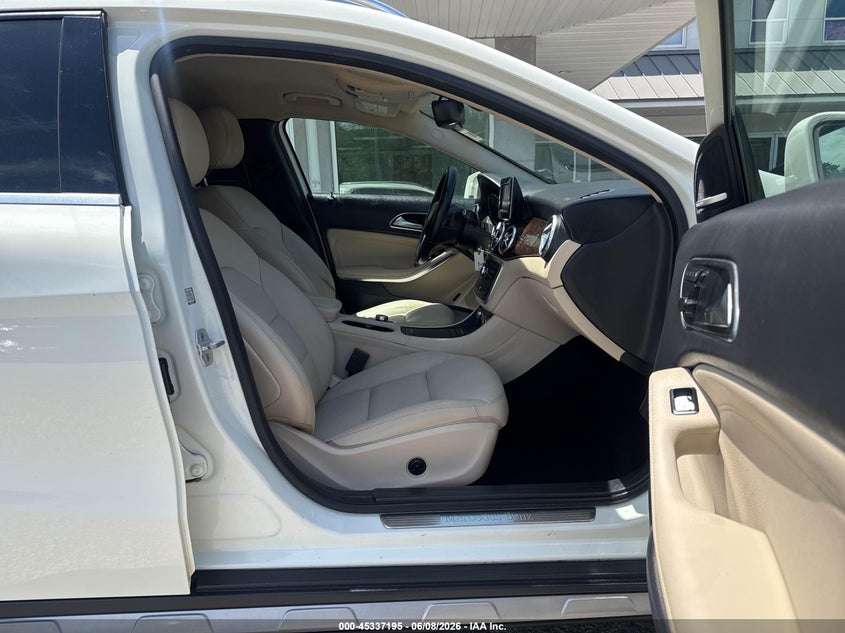 2015 Mercedes-benz Gla-klasse VIN WDCTG4GB0FJ080307 IAAI salvage auction — NORMAL WEAR, Clear (South Carolina), sold $4,875 on 2026-07-15 (photo 5)