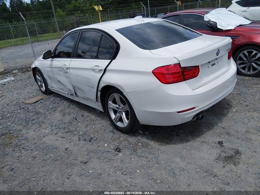 2014 BMW 3er VIN WBA3A5C55EF605129 IAAI salvage auction — LEFT SIDE, Salvage (South Carolina), sold $1,250 on 2026-08-11 (photo 3)