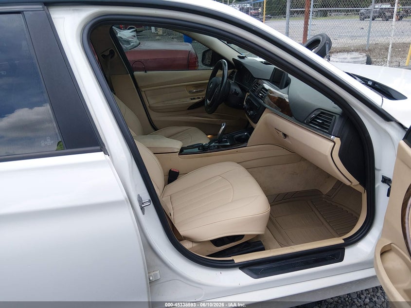 2014 BMW 3er VIN WBA3A5C55EF605129 IAAI salvage auction — LEFT SIDE, Salvage (South Carolina), sold $1,250 on 2026-08-11 (photo 5)