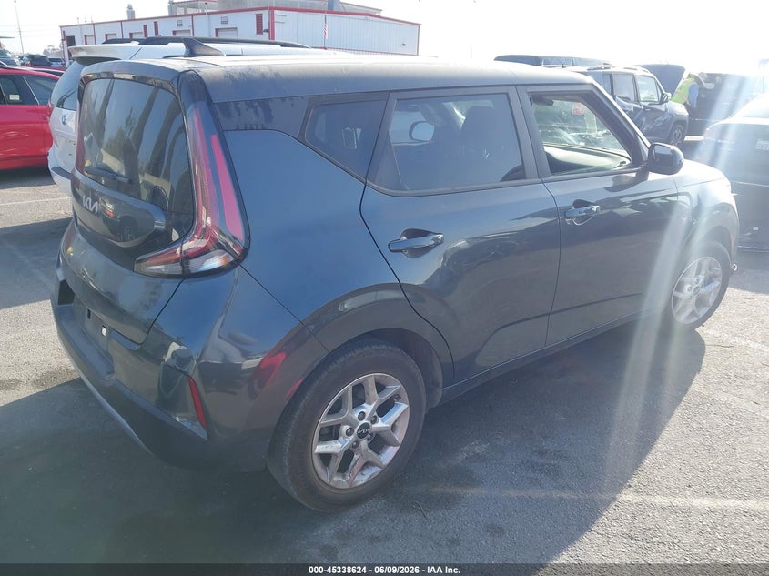 2023 Kia Soul VIN KNDJ23AU7P7199230 IAAI salvage auction — LEFT SIDE, Salvage Title, sold $3,450 on 2026-07-30 (photo 4)