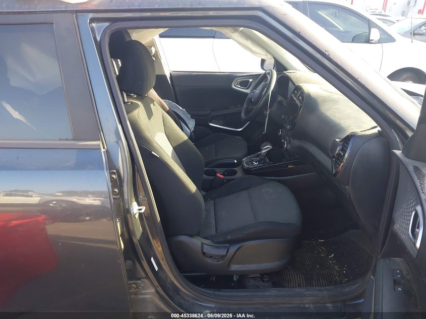 2023 Kia Soul VIN KNDJ23AU7P7199230 IAAI salvage auction — LEFT SIDE, Salvage Title, sold $3,450 on 2026-07-30 (photo 5)