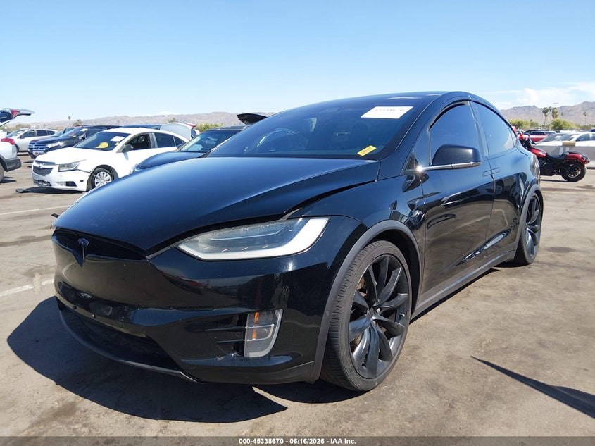 2018 Tesla Model x VIN 5YJXCDE20JF102201 IAAI salvage auction — RIGHT SIDE, Salvage Title, sold $9,625 on 2026-08-01 (photo 2)