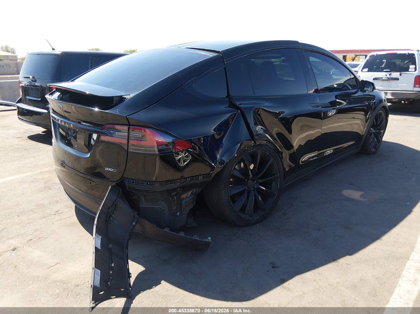 2018 Tesla Model x VIN 5YJXCDE20JF102201 IAAI salvage auction — RIGHT SIDE, Salvage Title, sold $9,625 on 2026-08-01 (photo 6)