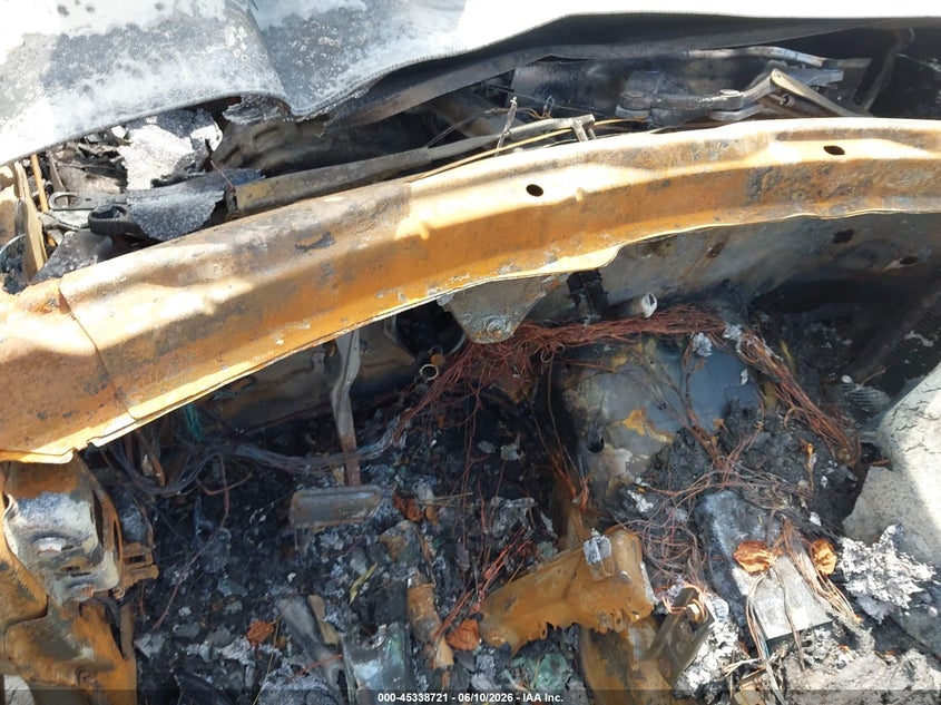 2010 Mercedes-benz E-class VIN WDDHF5GB7AA093610 IAAI salvage auction — TOTAL BURN, Non-Repairable (Virginia), sold $300 on 2026-07-14 (photo 7)