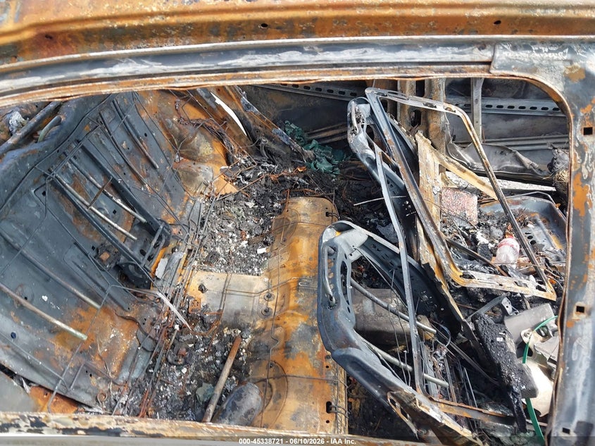 2010 Mercedes-benz E-class VIN WDDHF5GB7AA093610 IAAI salvage auction — TOTAL BURN, Non-Repairable (Virginia), sold $300 on 2026-07-14 (photo 8)