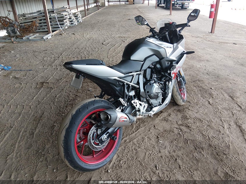 2024 Suzuki Gsx VIN JS1EM13B3R7100668 IAAI salvage auction — SIDE, Salvage (Ohio), sold $1,150 on 2026-07-28 (photo 4)