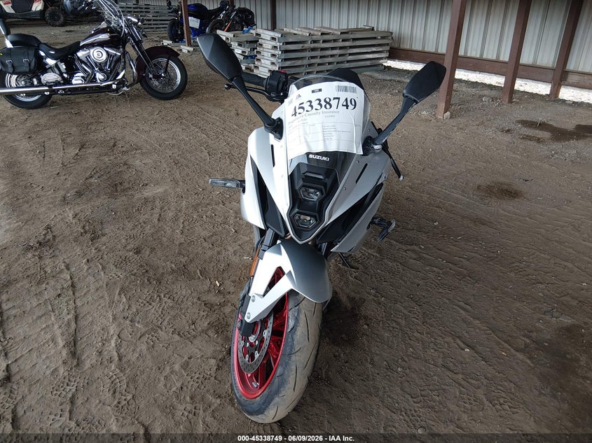 2024 Suzuki Gsx VIN JS1EM13B3R7100668 IAAI salvage auction — SIDE, Salvage (Ohio), sold $1,150 on 2026-07-28 (photo 5)