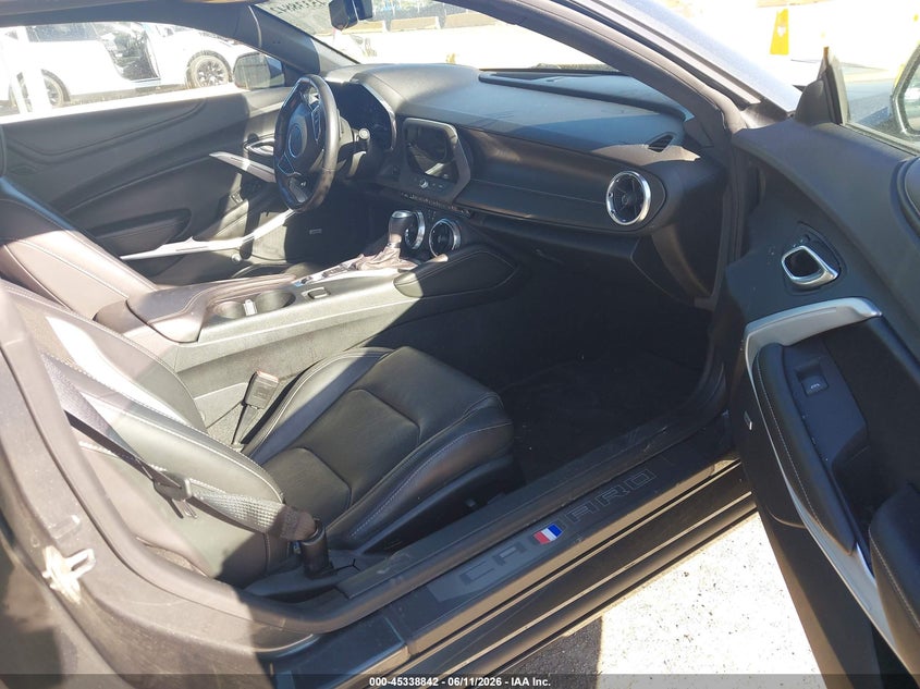 2018 Chevrolet Camaro VIN 1G1FH1R72J0116688 IAAI salvage auction — THEFT, Salvage (California), sold $19,150 on 2026-09-24 (photo 5)