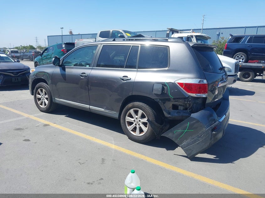 2013 Toyota Highlander VIN 5TDZA3EH6DS037898 IAAI salvage auction — REAR END, Salvage (California), sold $2,950 on 2026-07-08 (photo 3)