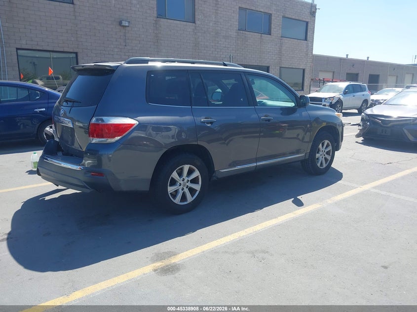 2013 Toyota Highlander VIN 5TDZA3EH6DS037898 IAAI salvage auction — REAR END, Salvage (California), sold $2,950 on 2026-07-08 (photo 4)