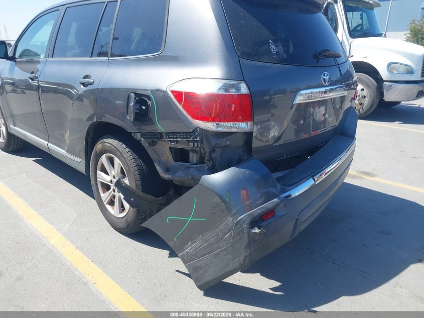 2013 Toyota Highlander VIN 5TDZA3EH6DS037898 IAAI salvage auction — REAR END, Salvage (California), sold $2,950 on 2026-07-08 (photo 6)