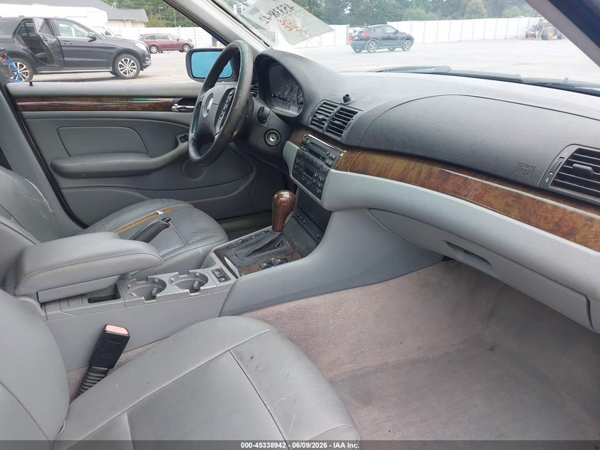 2004 BMW 3er VIN WBAEP33444PF03660 IAAI salvage auction — REAR END, Salvage (Georgia), sold $300 on 2026-07-15 (photo 5)