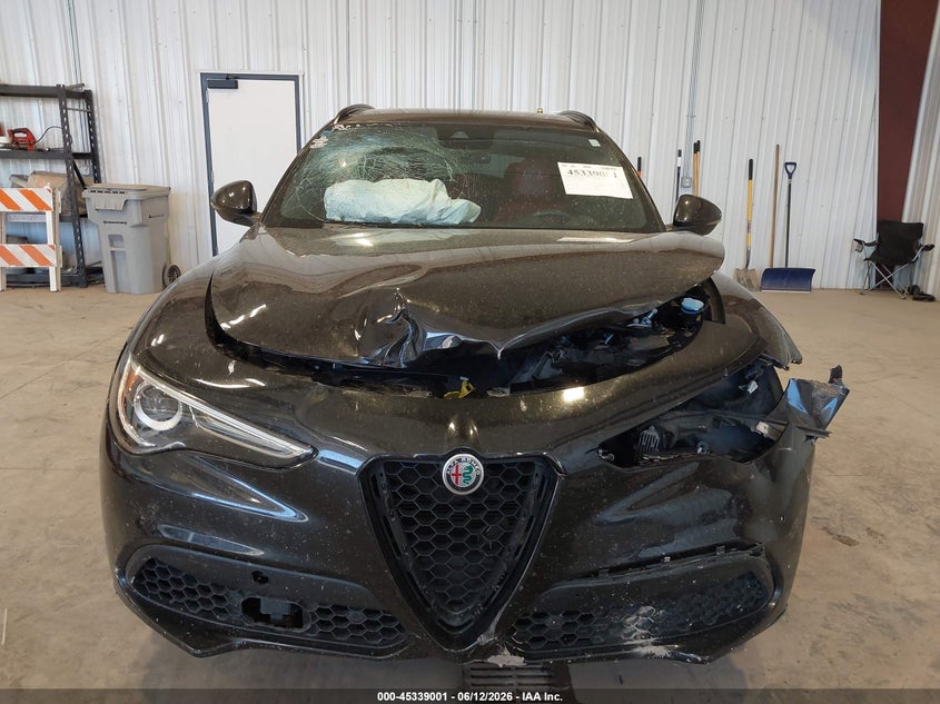 2018 Alfa romeo Stelvio VIN ZASFAKNN5J7B98677 IAAI salvage auction — UNKNOWN, Salvage Title, sold $900 on 2026-09-15 (photo 6)