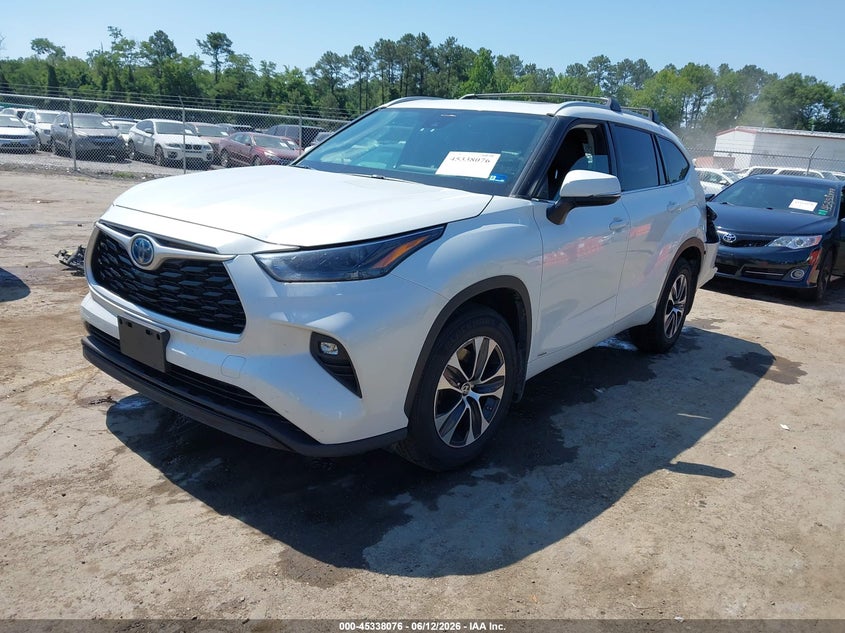2022 Toyota Highlander VIN 5TDGBRCH4NS550952 IAAI salvage auction — REAR END, Salvage (Virginia), sold $19,700 on 2026-07-17 (photo 2)