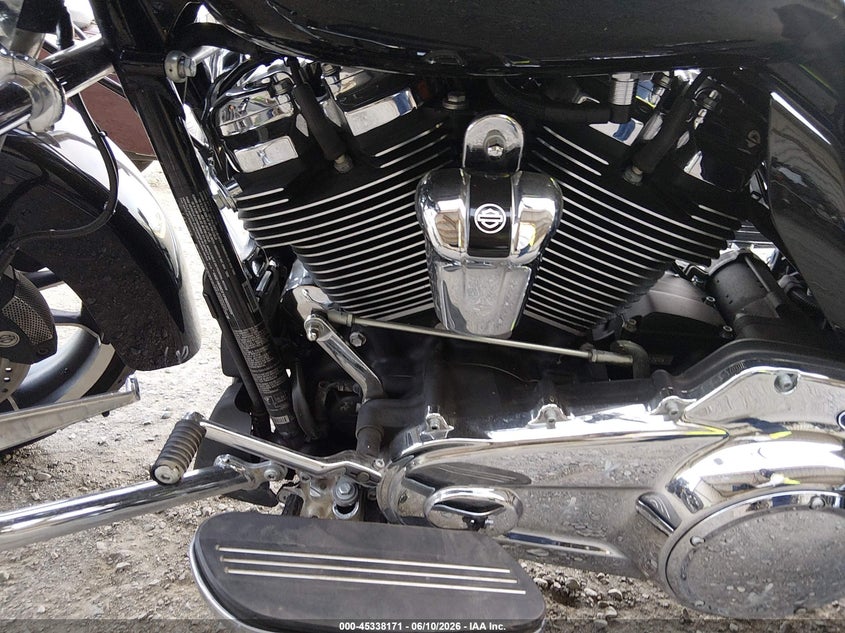 2023 Harley-davidson Road glide VIN 1HD1KHC21PB655226 IAAI salvage auction — SIDE, Salvage (California), sold $8,000 on 2026-07-13 (photo 9)