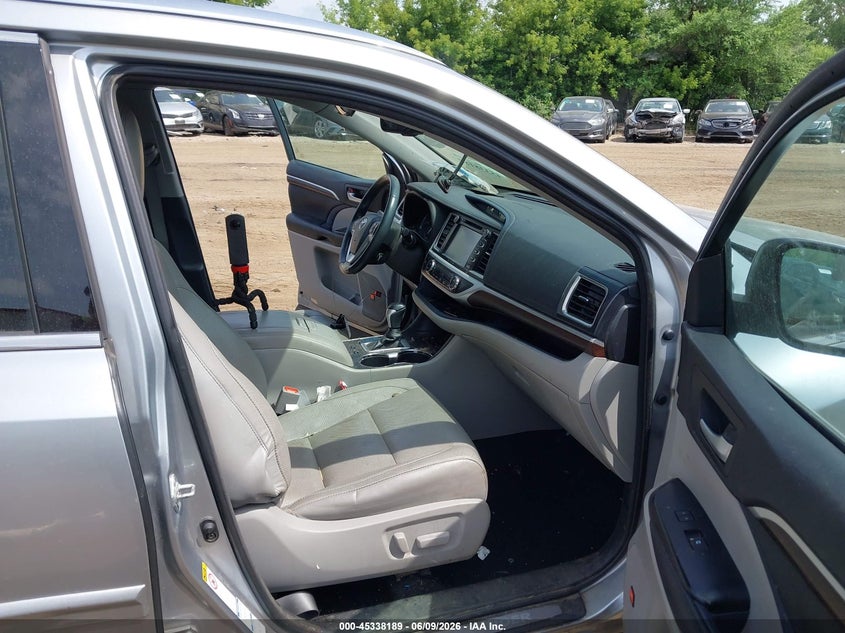 2016 Toyota Highlander VIN 5TDDKRFHXGS298688 IAAI salvage auction — FRONT END, Salvage (Minnesota), sold $6,500 on 2026-07-29 (photo 5)