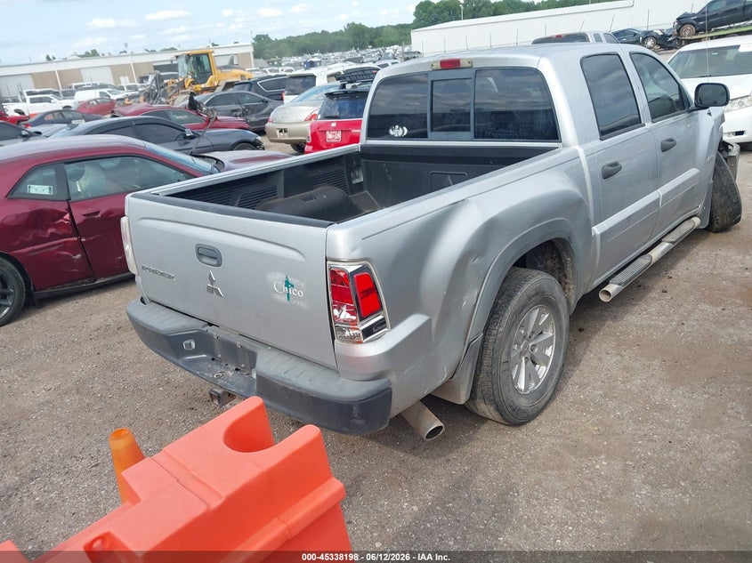 2006 Mitsubishi Raider VIN 1Z7HC38K36S561733 IAAI salvage auction — RIGHT FRONT, Junk (Oklahoma), sold $850 on 2026-08-01 (photo 4)