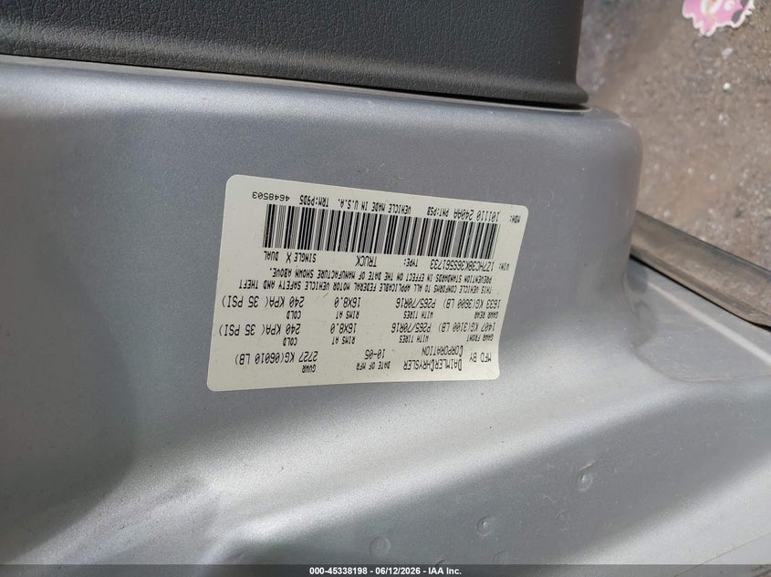 2006 Mitsubishi Raider VIN 1Z7HC38K36S561733 IAAI salvage auction — RIGHT FRONT, Junk (Oklahoma), sold $850 on 2026-08-01 (photo 9)