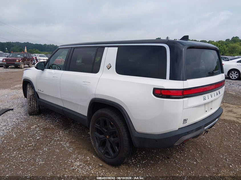 2024 Rivian R1s VIN 7PDSGBBA6RN030862 IAAI salvage auction — RIGHT SIDE, Salvage (Pennsylvania), sold $19,600 on 2026-07-08 (photo 3)