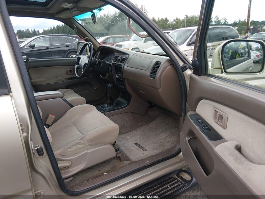 2002 Toyota 4runner VIN JT3GN86R220242557 IAAI salvage auction — NORMAL WEAR, Clear (Washington), sold $1,450 on 2026-07-08 (photo 5)