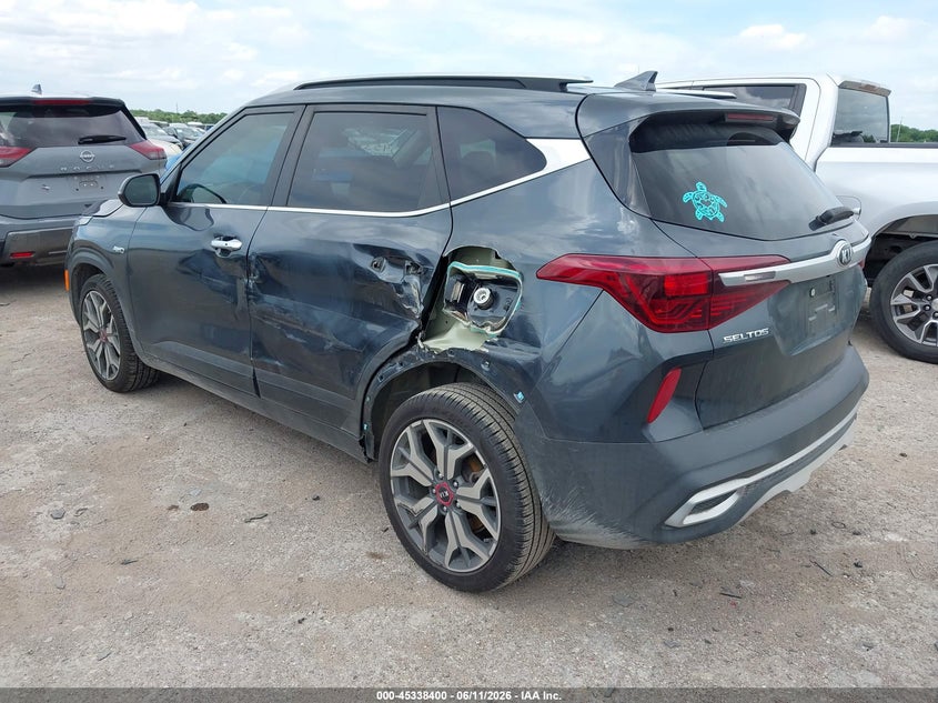 2021 Kia Seltos VIN KNDETCA22M7150011 IAAI salvage auction — SIDE, Salvage Title, sold $3,300 on 2026-08-02 (photo 3)