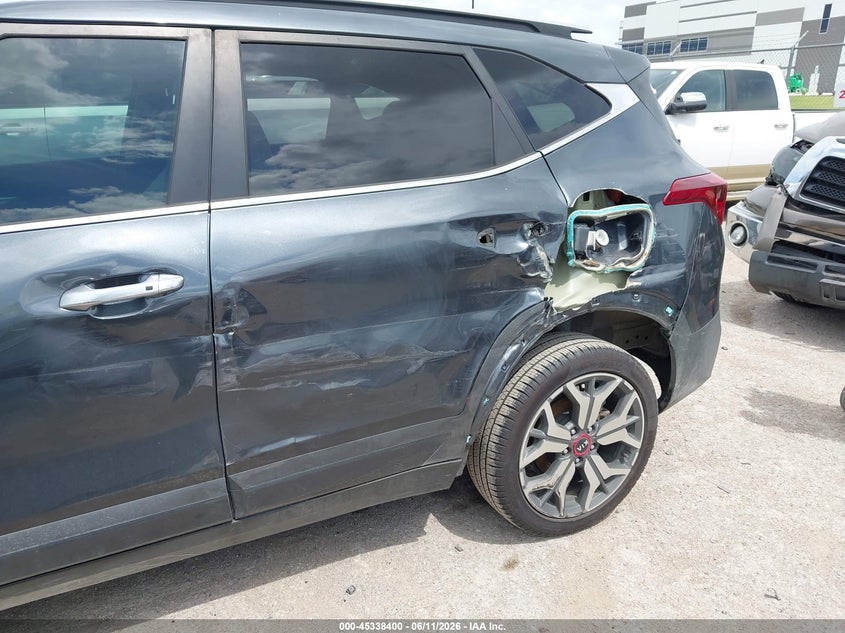 2021 Kia Seltos VIN KNDETCA22M7150011 IAAI salvage auction — SIDE, Salvage Title, sold $3,300 on 2026-08-02 (photo 6)