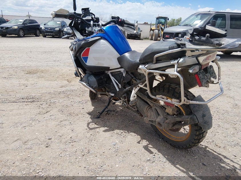 2020 BMW R 1250 VIN WB10J5305LZF90315 IAAI salvage auction — FRONT END, Salvage (Colorado), sold $4,700 on 2026-07-28 (photo 3)