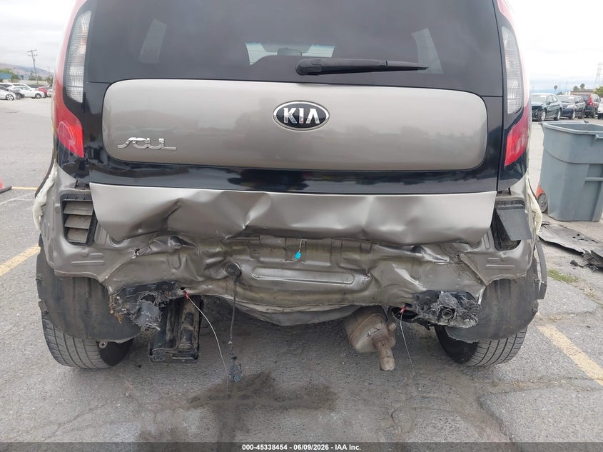 2017 Kia Soul VIN KNDJN2A23H7411400 IAAI salvage auction — FRONT & REAR, Salvage Title, sold $575 on 2026-07-27 (photo 6)
