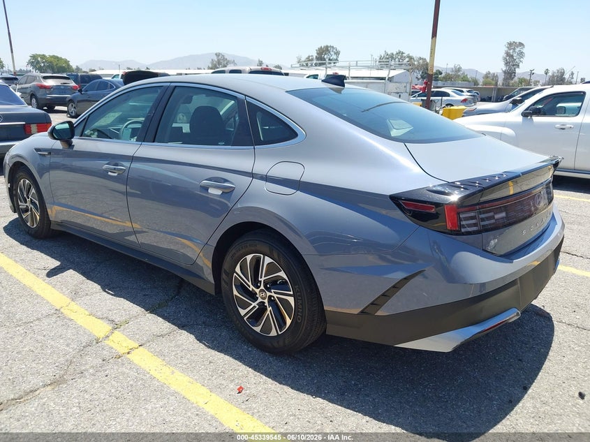 2026 Hyundai Sonata VIN KMHL24JJ8TA143391 IAAI salvage auction — RIGHT SIDE, Salvage (California), sold $8,475 on 2026-07-28 (photo 3)