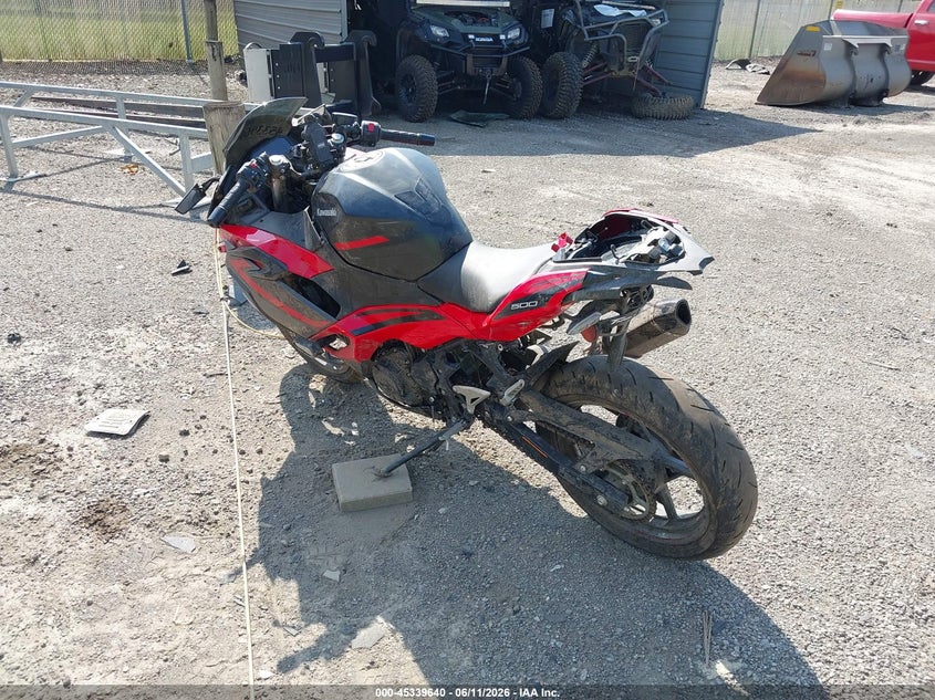 2025 Kawasaki Ninja VIN ML5EXGJ16SDA70631 IAAI salvage auction — ALL OVER, Salvage (Ohio), sold $1,500 on 2026-07-15 (photo 3)