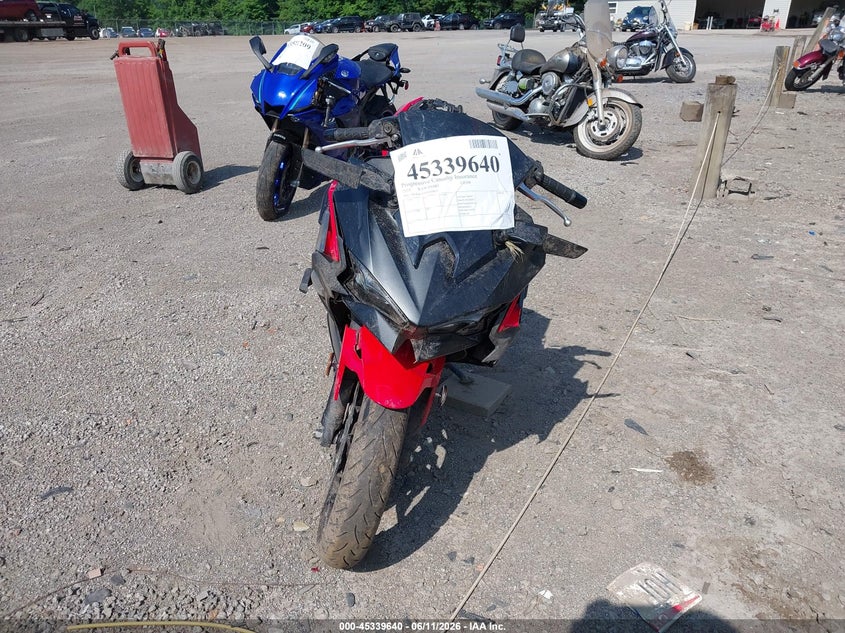 2025 Kawasaki Ninja VIN ML5EXGJ16SDA70631 IAAI salvage auction — ALL OVER, Salvage (Ohio), sold $1,500 on 2026-07-15 (photo 5)