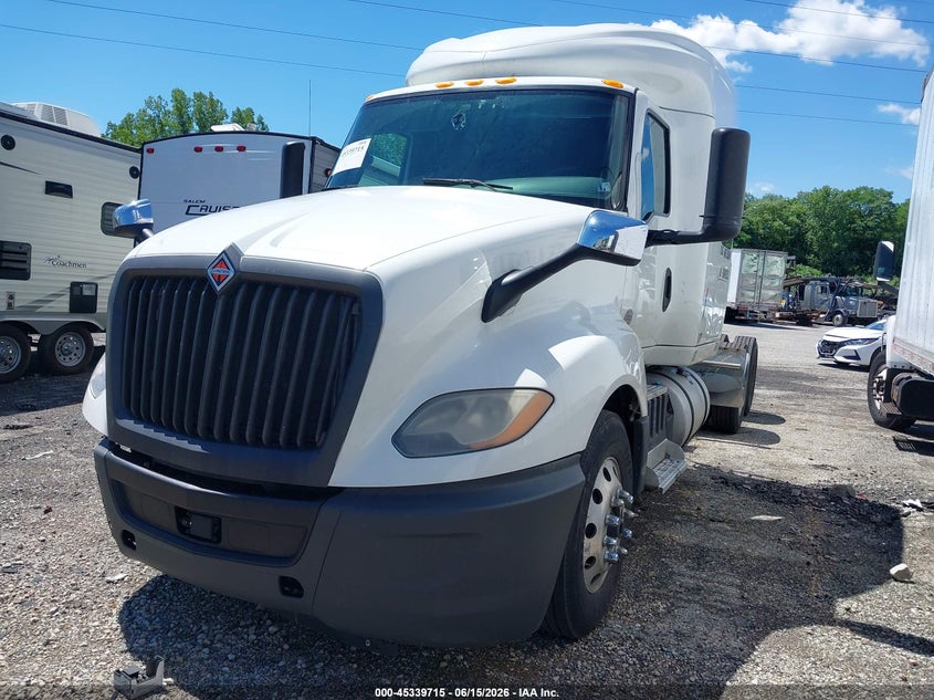 2020 International VIN 3HSDZAPR8LN822355 IAAI salvage auction — FRONT END, Salvage Title, sold $9,450 on 2026-08-26 (photo 2)