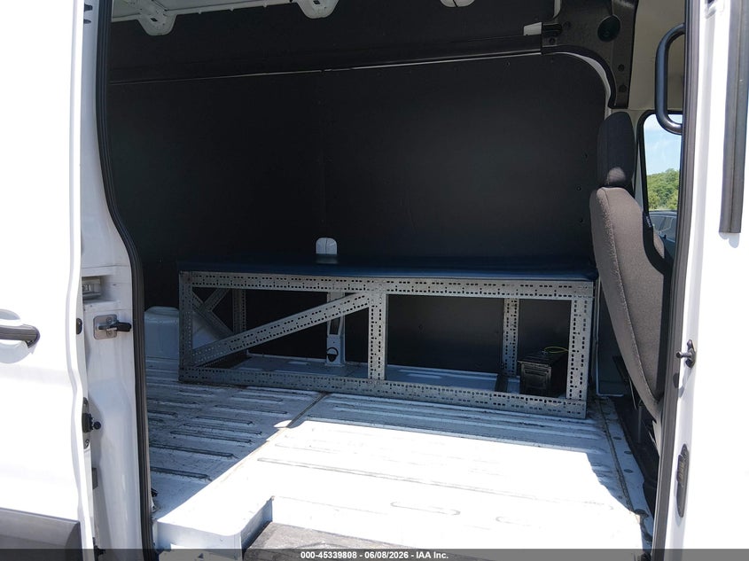 2019 Ford Transit-350 VIN 1FTBW2XMXKKA94939 IAAI salvage auction — NORMAL WEAR, Sf97 (New Jersey), sold $14,600 on 2026-07-21 (photo 8)