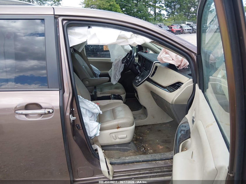 2020 Toyota Sienna VIN 5TDYZ3DC2LS080188 IAAI salvage auction — FRONT END, Salvage (West Virginia), sold $25 on 2026-07-29 (photo 5)