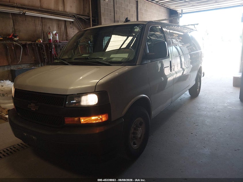 2018 Chevrolet Express 3500 VIN 1GCZGHFP8J1341924 IAAI salvage auction — NORMAL WEAR, SF97 (Rhode Island), sold $17,400 on 2026-07-31 (photo 2)