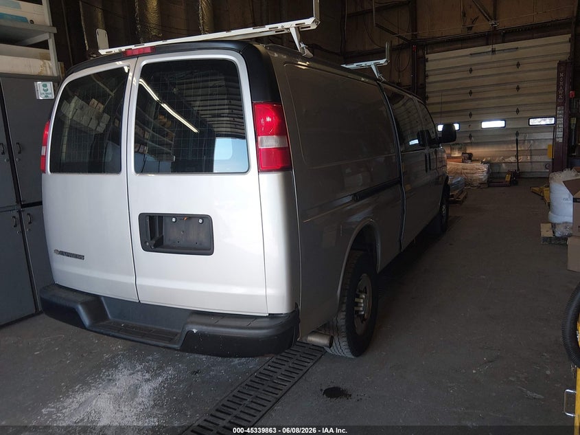 2018 Chevrolet Express 3500 VIN 1GCZGHFP8J1341924 IAAI salvage auction — NORMAL WEAR, SF97 (Rhode Island), sold $17,400 on 2026-07-31 (photo 4)