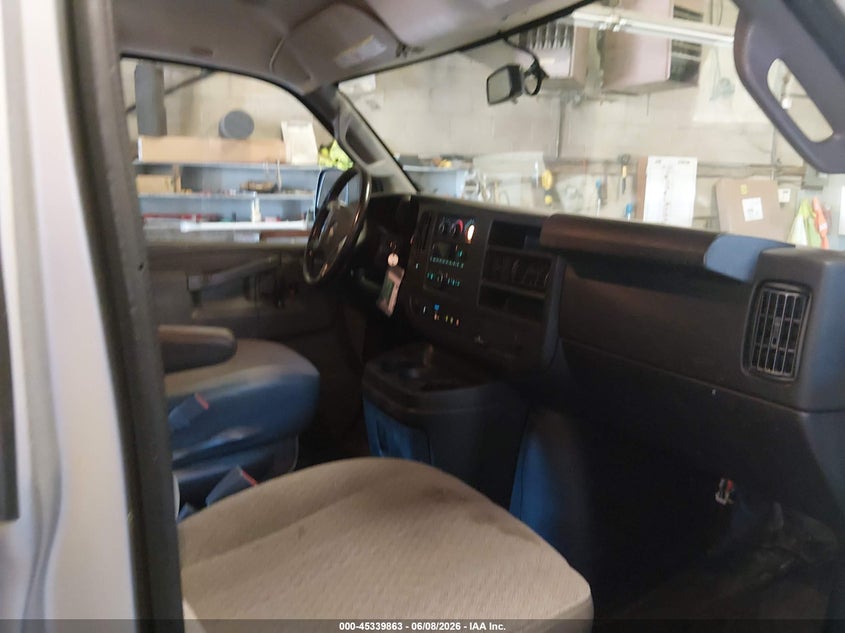 2018 Chevrolet Express 3500 VIN 1GCZGHFP8J1341924 IAAI salvage auction — NORMAL WEAR, SF97 (Rhode Island), sold $17,400 on 2026-07-31 (photo 5)
