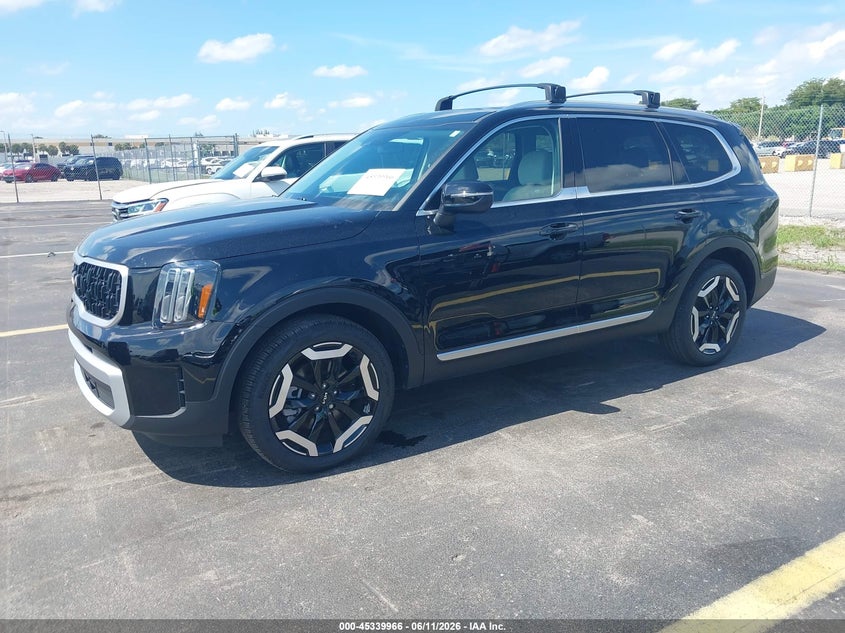 2025 Kia Telluride VIN 5XYP34GC5SG648282 IAAI salvage auction — WATER/FLOOD, Salvage Title, sold $3,950 on 2026-07-23 (photo 2)