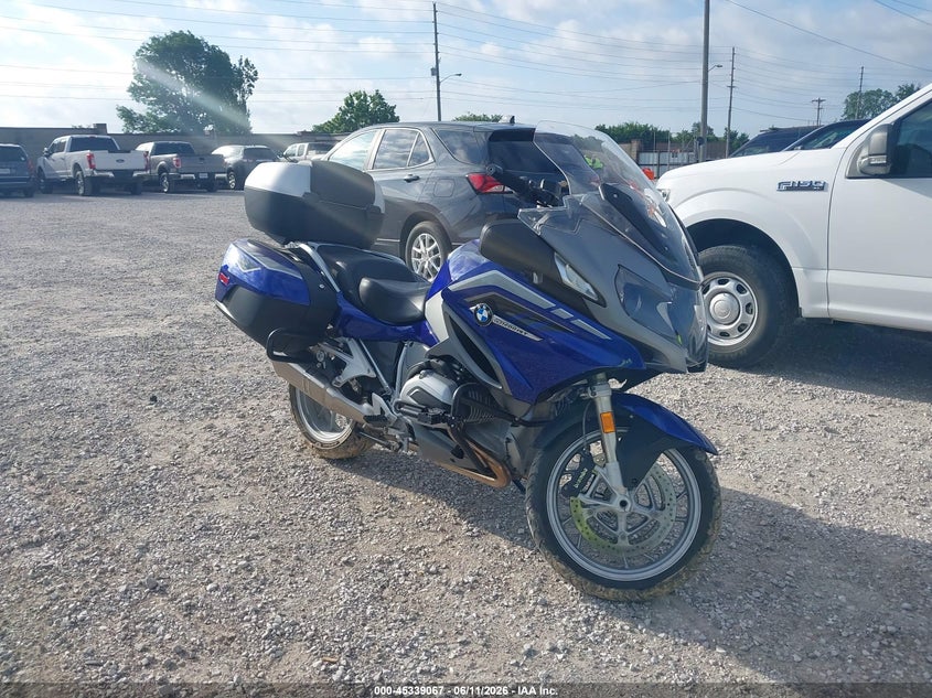 2016 BMW R 1200 VIN WB10A1308GZ194407 IAAI salvage auction — LEFT FRONT, Salvage (Missouri), sold $5,400 on 2026-07-07 (photo 1)