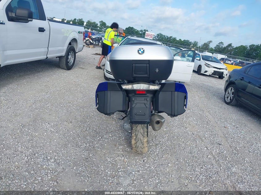 2016 BMW R 1200 VIN WB10A1308GZ194407 IAAI salvage auction — LEFT FRONT, Salvage (Missouri), sold $5,400 on 2026-07-07 (photo 6)