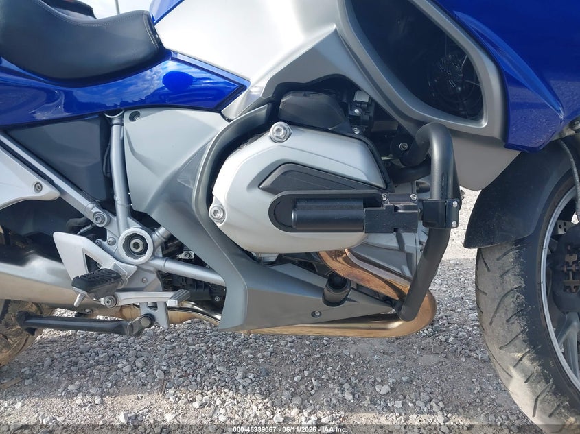 2016 BMW R 1200 VIN WB10A1308GZ194407 IAAI salvage auction — LEFT FRONT, Salvage (Missouri), sold $5,400 on 2026-07-07 (photo 8)
