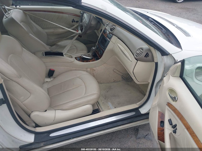 2008 Mercedes-benz Clk-class VIN WDBTK56FX8F256234 IAAI salvage auction — REPOSSESSION, Clear (Maryland), sold $225 on 2026-07-30 (photo 5)