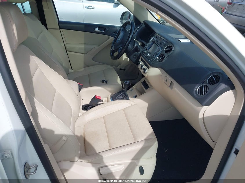 2015 Volkswagen Tiguan VIN WVGBV7AX6FW101849 IAAI salvage auction — NORMAL WEAR, Salvage Title, sold $925 on 2026-07-27 (photo 5)
