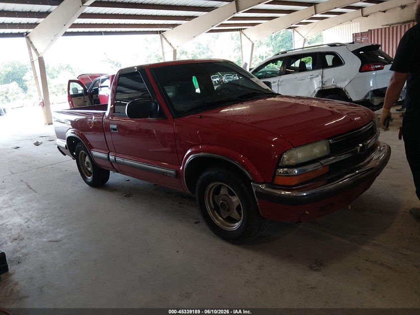 1999 Chevrolet S-10 pickup VIN 1GCCS14X9XK241185 — IAAI salvage auction photo